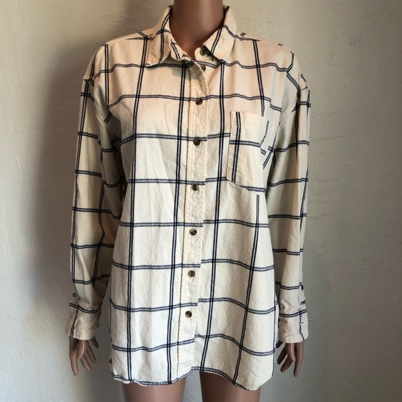 Universal Threads Cream/Blue Plaid Flannel Shirt Women’s Size M Long Sleeves Top - Picture 1 of 16